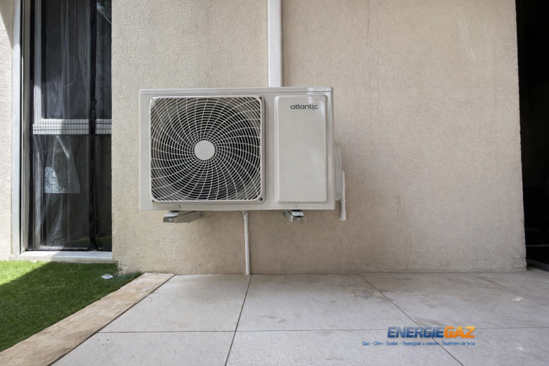 Unité extérieure – Climatisation bi-split Atlantic Groupe extérieur assurant l’alimentation de deux unités intérieures avec performance et fiabilité.