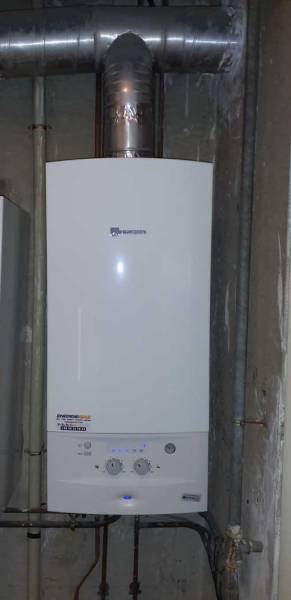 Nouvelle chaudière ELM LEBLANC Acléis Bas NOx 24 kW installée par ENERGIE GAZ.