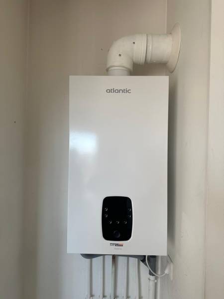 Chaudière gaz ATLANTIC NAEMA 3 MICRO installée à La Seyne-sur-Mer (Var).