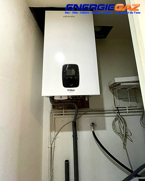 Chaudière gaz Atlantic Naema 3 Micro 25 installée par ENERGIE GAZ à Hyeres.