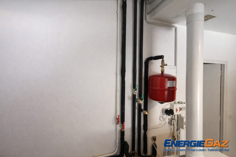 Ballon UPEC 200L Frisquet – stockage d’eau chaude performant et économique.